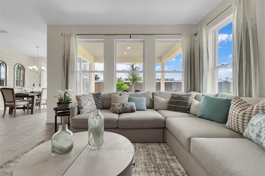 На продажу: $469,990 (4 спален, 3 ванн, 2108 Квадратных фут)