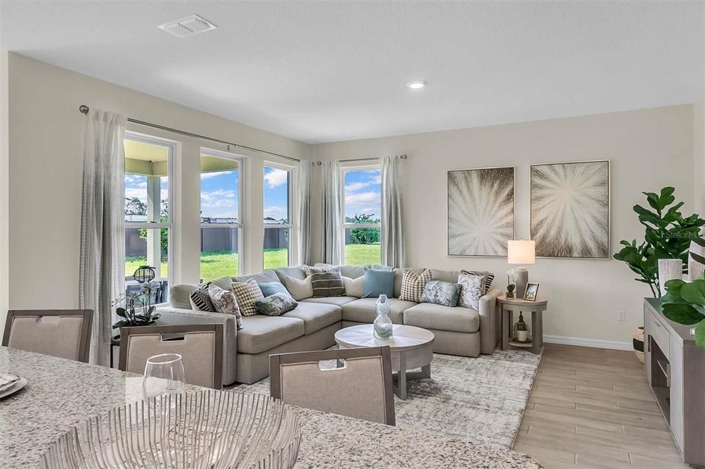 На продажу: $469,990 (4 спален, 3 ванн, 2108 Квадратных фут)