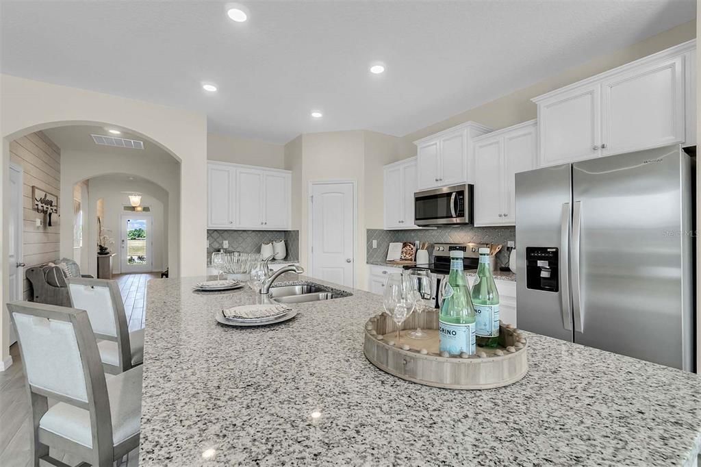 На продажу: $469,990 (4 спален, 3 ванн, 2108 Квадратных фут)