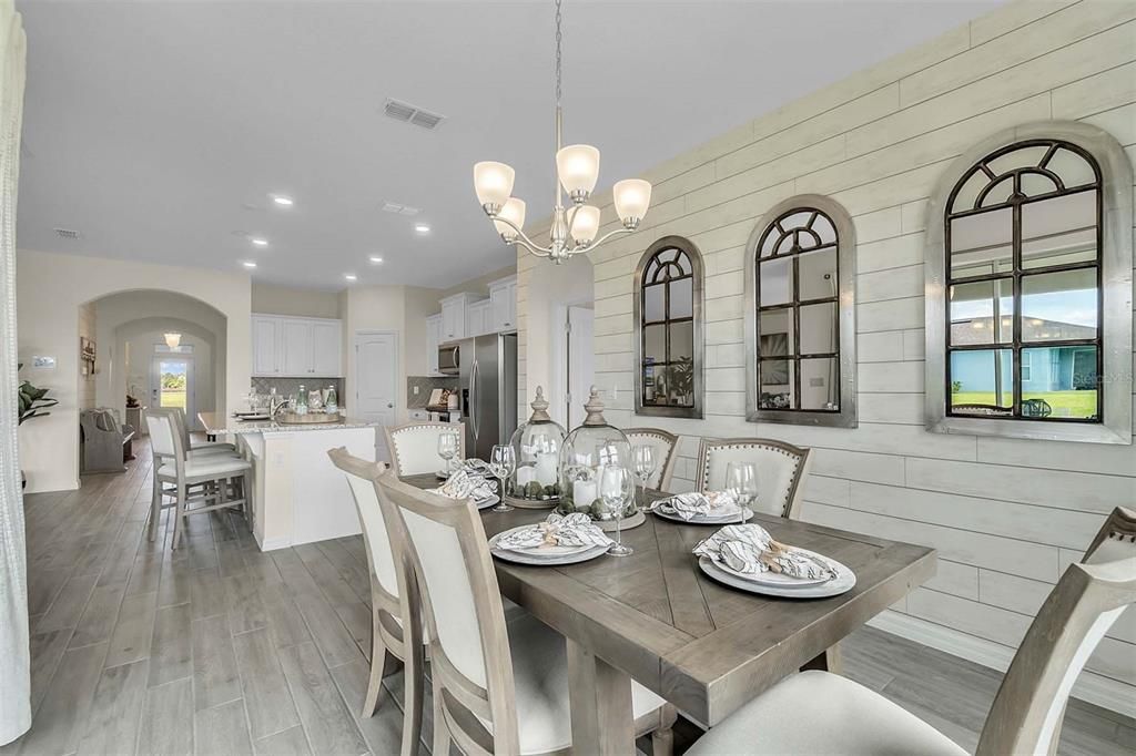 На продажу: $469,990 (4 спален, 3 ванн, 2108 Квадратных фут)