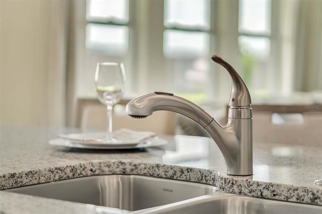 На продажу: $469,990 (4 спален, 3 ванн, 2108 Квадратных фут)