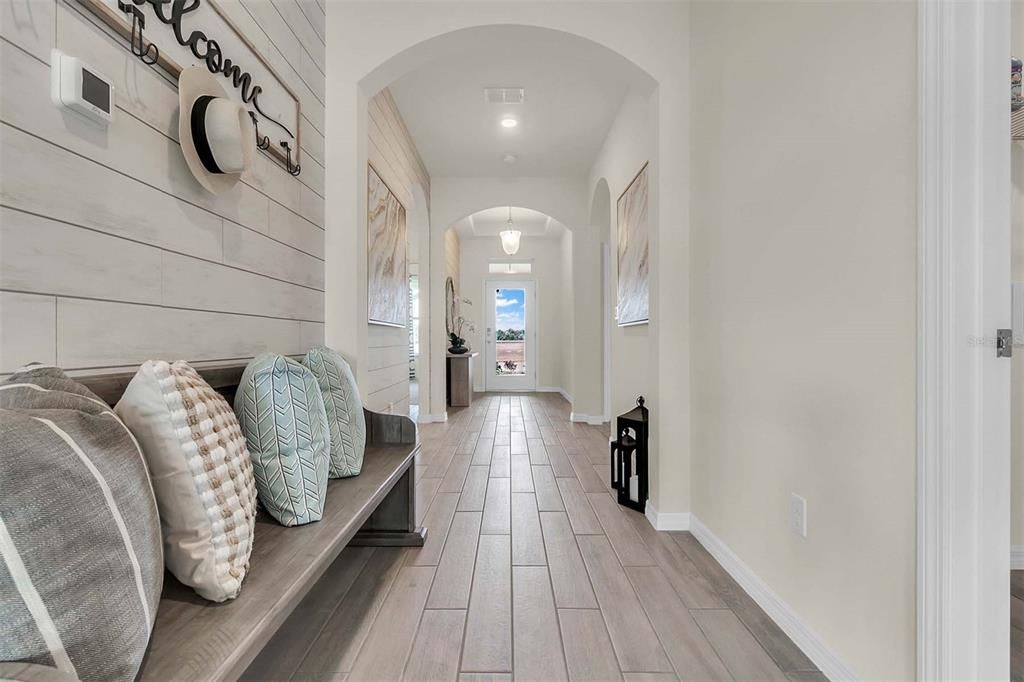 На продажу: $469,990 (4 спален, 3 ванн, 2108 Квадратных фут)