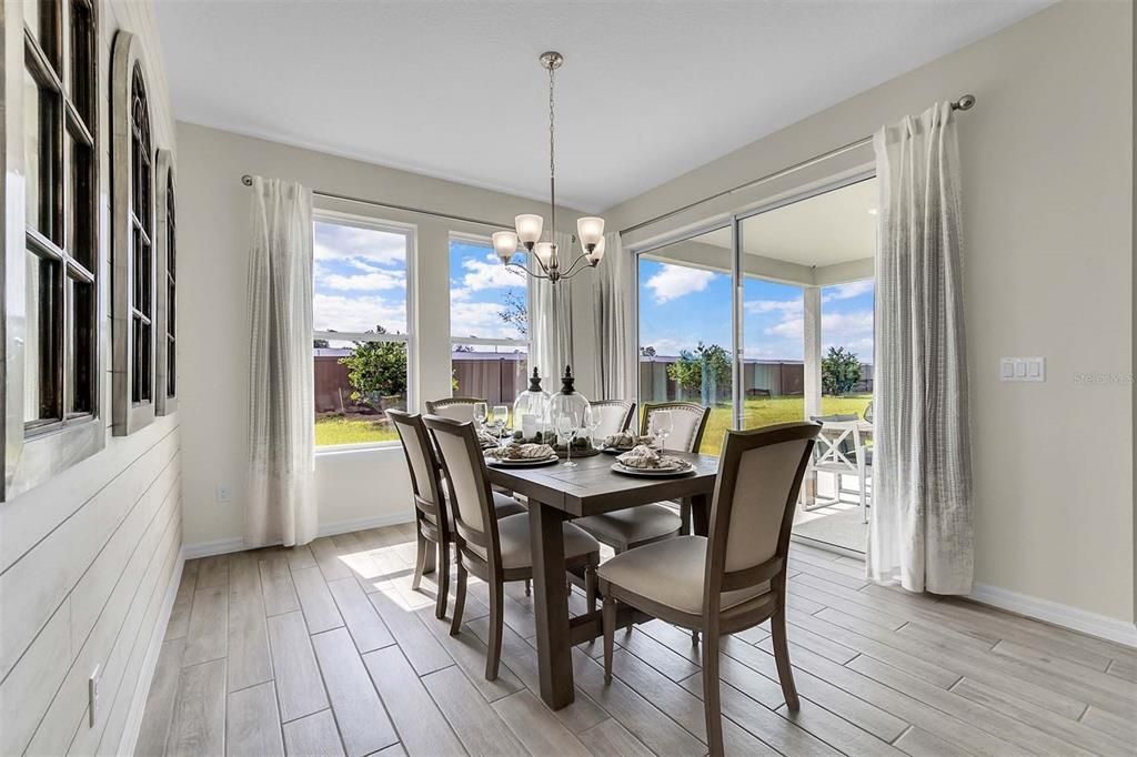 На продажу: $469,990 (4 спален, 3 ванн, 2108 Квадратных фут)