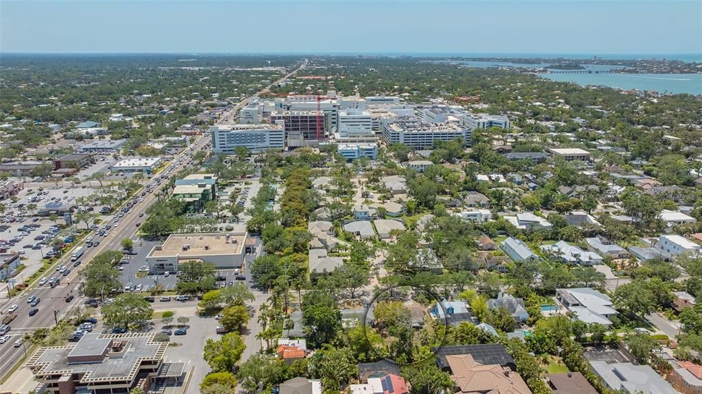 На продажу: $749,900 (0.23 acres)