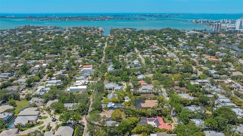 На продажу: $749,900 (0.23 acres)