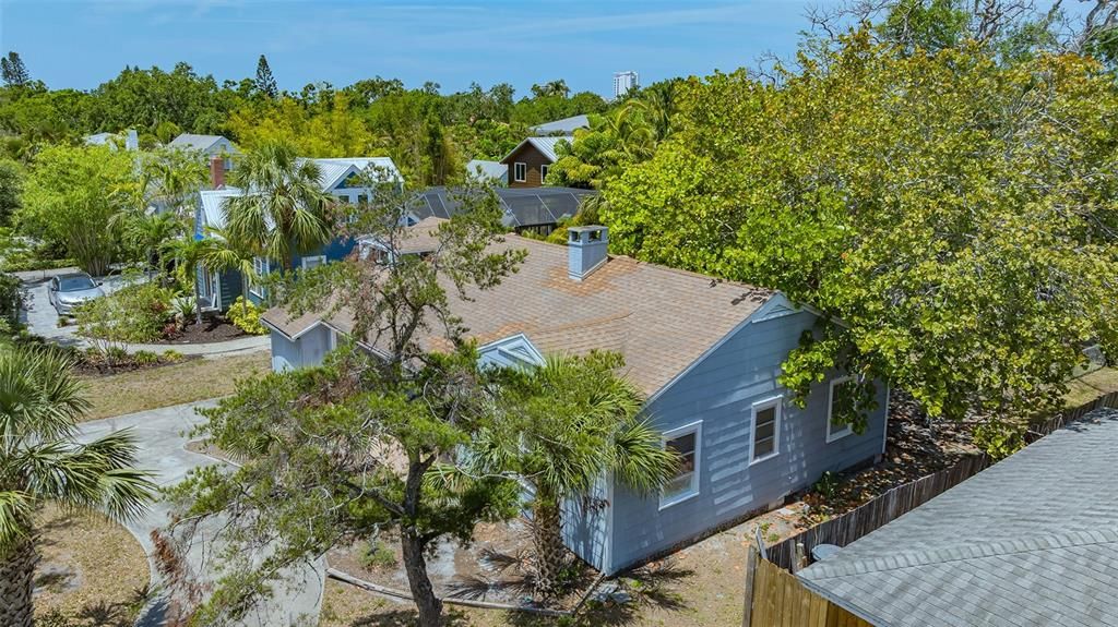 На продажу: $749,900 (0.23 acres)