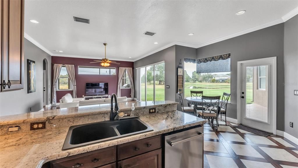 На продажу: $620,000 (5 спален, 4 ванн, 3497 Квадратных фут)