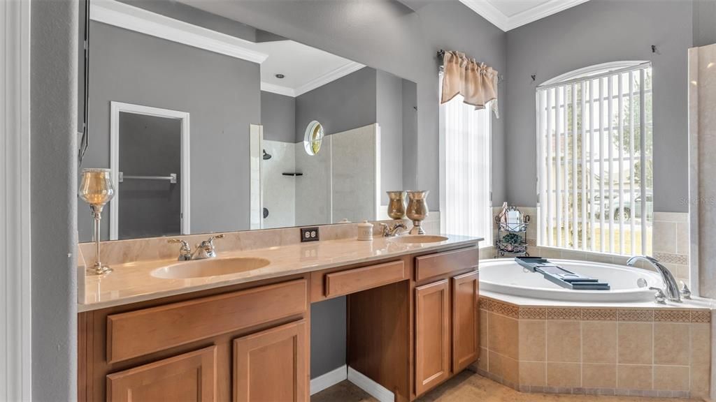 На продажу: $620,000 (5 спален, 4 ванн, 3497 Квадратных фут)