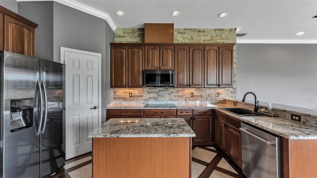 На продажу: $620,000 (5 спален, 4 ванн, 3497 Квадратных фут)