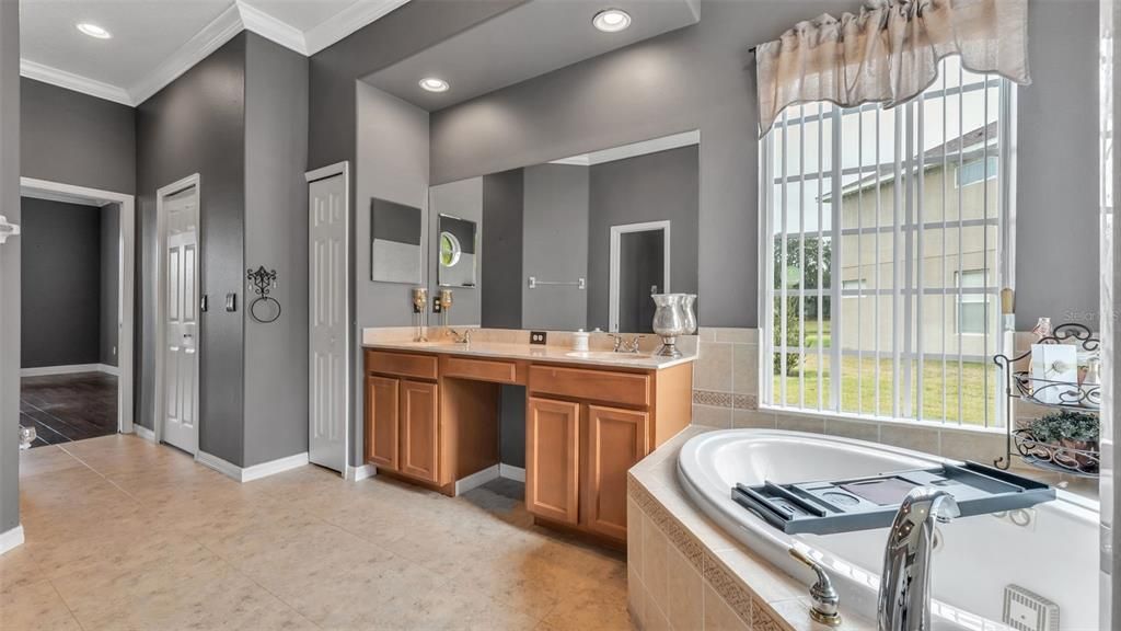 На продажу: $620,000 (5 спален, 4 ванн, 3497 Квадратных фут)