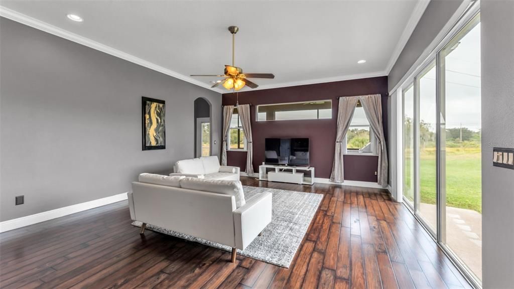 На продажу: $620,000 (5 спален, 4 ванн, 3497 Квадратных фут)