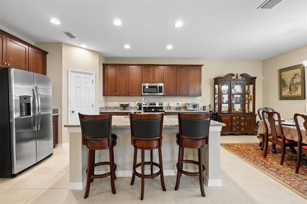 На продажу: $555,000 (4 спален, 3 ванн, 2601 Квадратных фут)