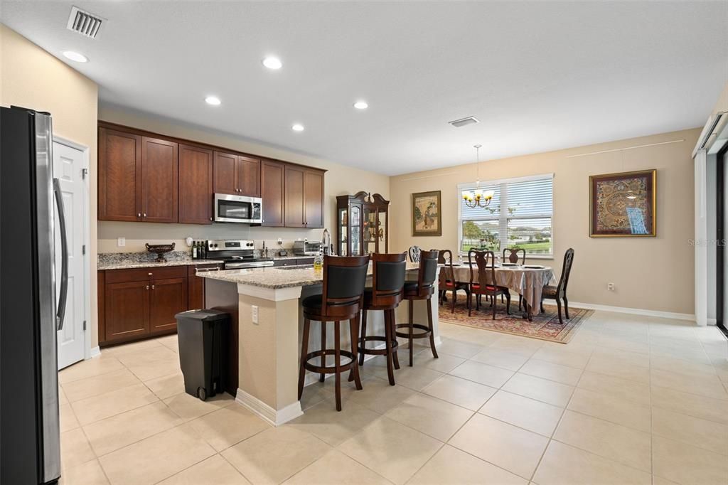 На продажу: $555,000 (4 спален, 3 ванн, 2601 Квадратных фут)