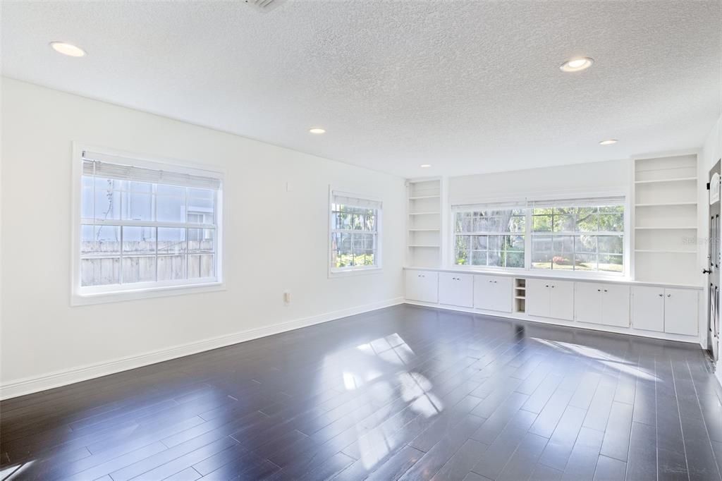 En Renta: $4,000 (4 camas, 3 baños, 2267 Pies cuadrados)