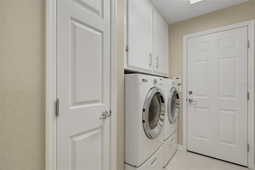 На продажу: $329,900 (3 спален, 2 ванн, 1710 Квадратных фут)