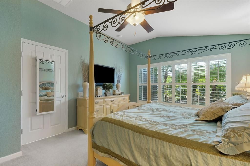 На продажу: $329,900 (3 спален, 2 ванн, 1710 Квадратных фут)