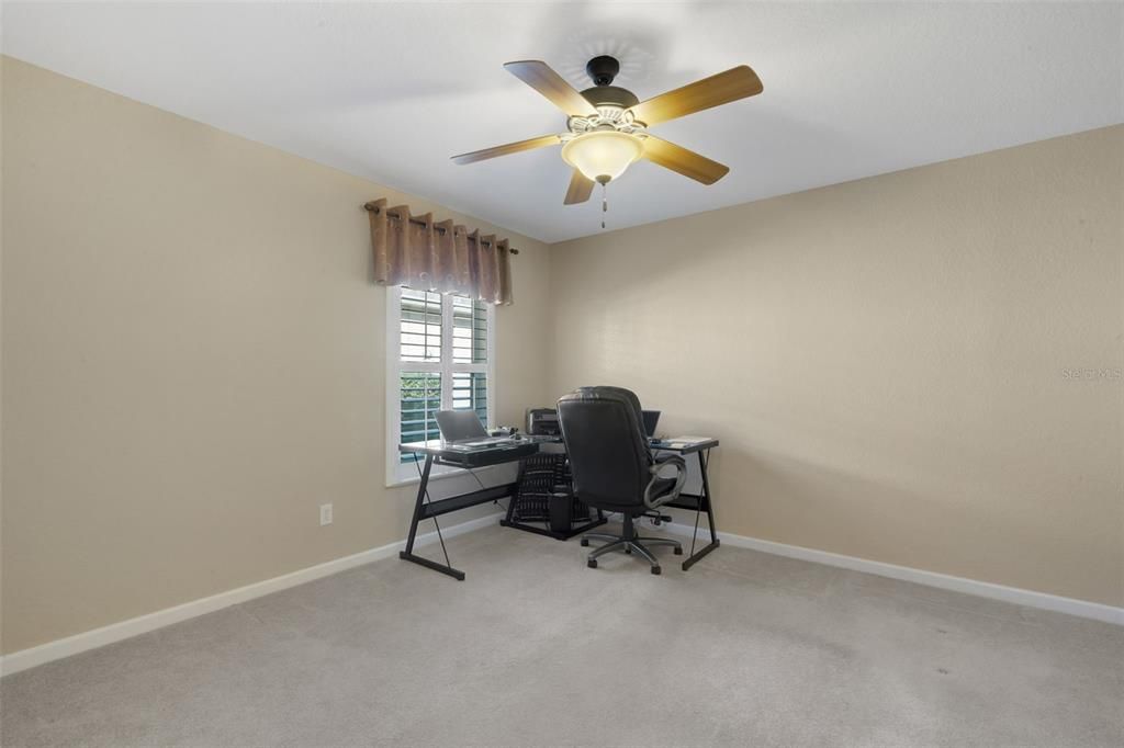 На продажу: $329,900 (3 спален, 2 ванн, 1710 Квадратных фут)