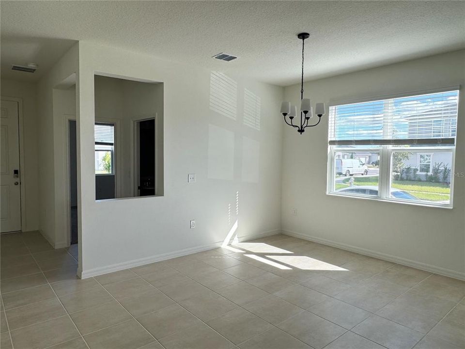 For Rent: $2,990 (5 beds, 3 baths, 3016 Square Feet)