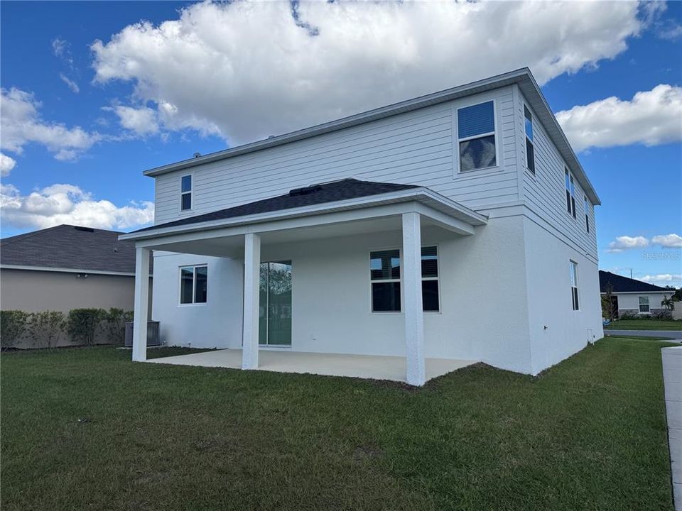 For Rent: $2,990 (5 beds, 3 baths, 3016 Square Feet)