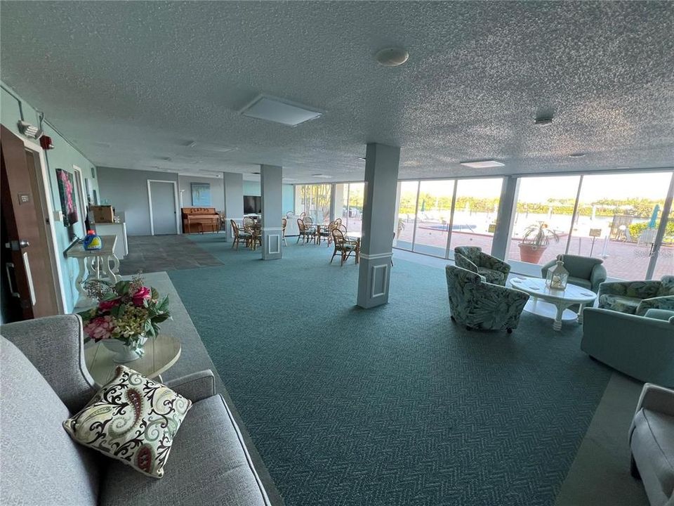 For Sale: $148,000 (2 beds, 2 baths, 1190 Square Feet)