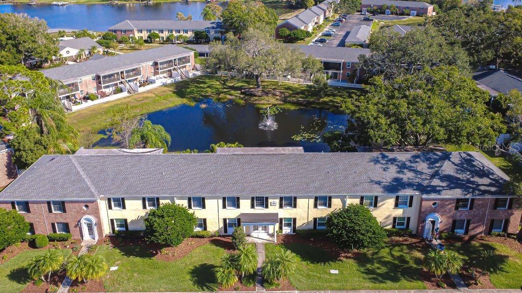 На продажу: $174,900 (2 спален, 1 ванн, 837 Квадратных фут)