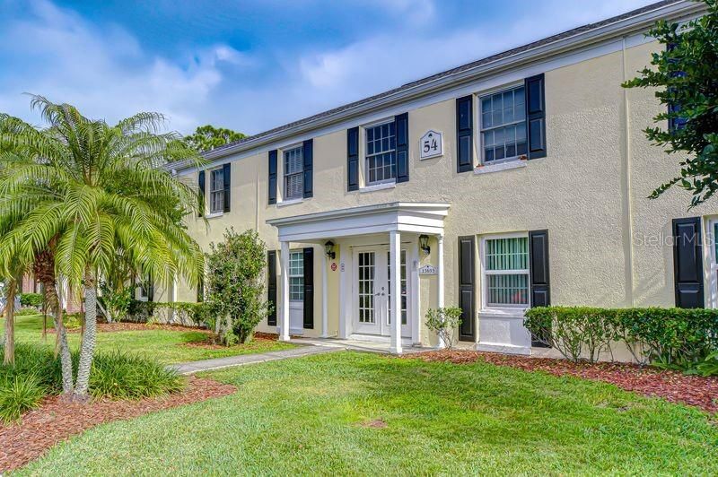 На продажу: $174,900 (2 спален, 1 ванн, 837 Квадратных фут)