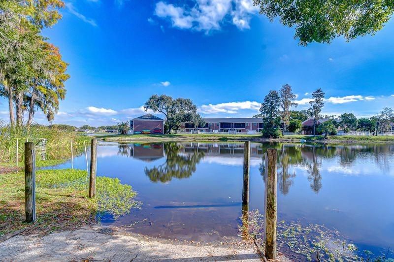 На продажу: $174,900 (2 спален, 1 ванн, 837 Квадратных фут)