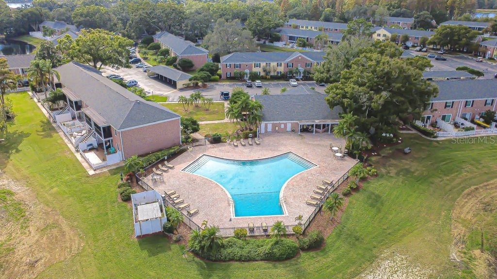 На продажу: $174,900 (2 спален, 1 ванн, 837 Квадратных фут)