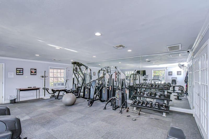 На продажу: $174,900 (2 спален, 1 ванн, 837 Квадратных фут)