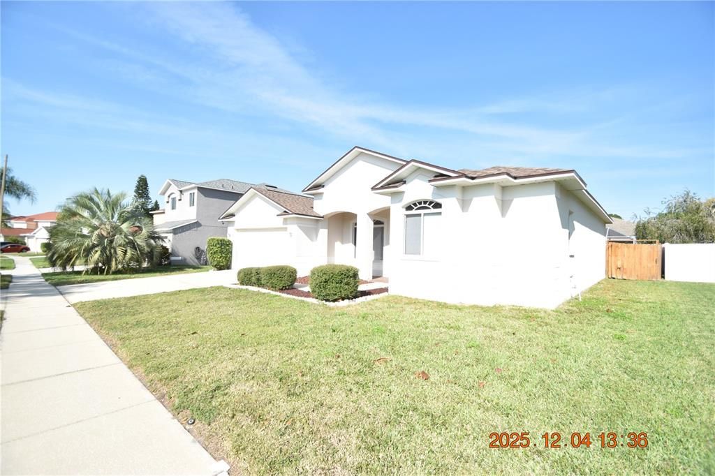 В аренду: $2,295 (3 спален, 2 ванн, 1945 Квадратных фут)