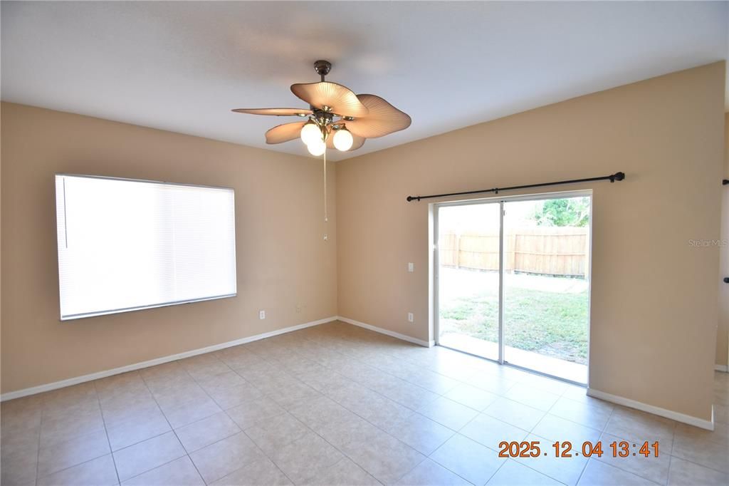 В аренду: $2,295 (3 спален, 2 ванн, 1945 Квадратных фут)