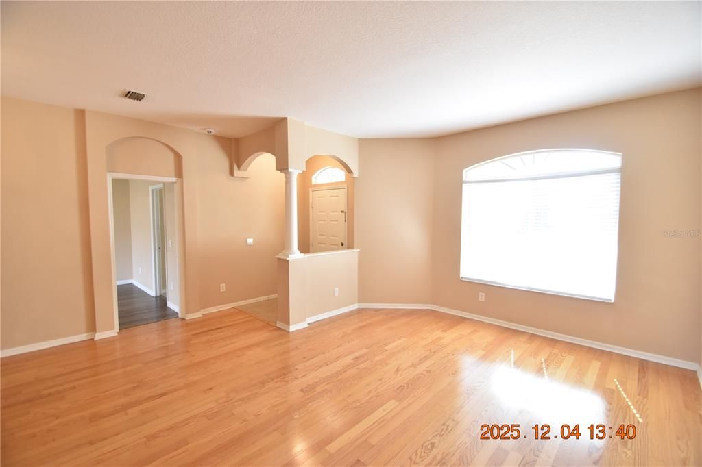 В аренду: $2,295 (3 спален, 2 ванн, 1945 Квадратных фут)