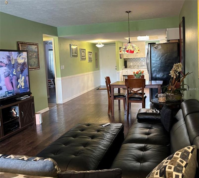 出租: $1,395 (2 贝兹, 2 浴室, 1056 平方英尺)