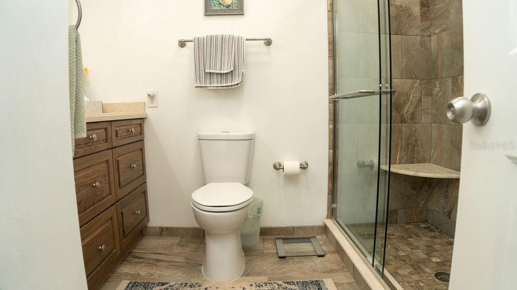 For Sale: $125,000 (1 beds, 1 baths, 850 Square Feet)