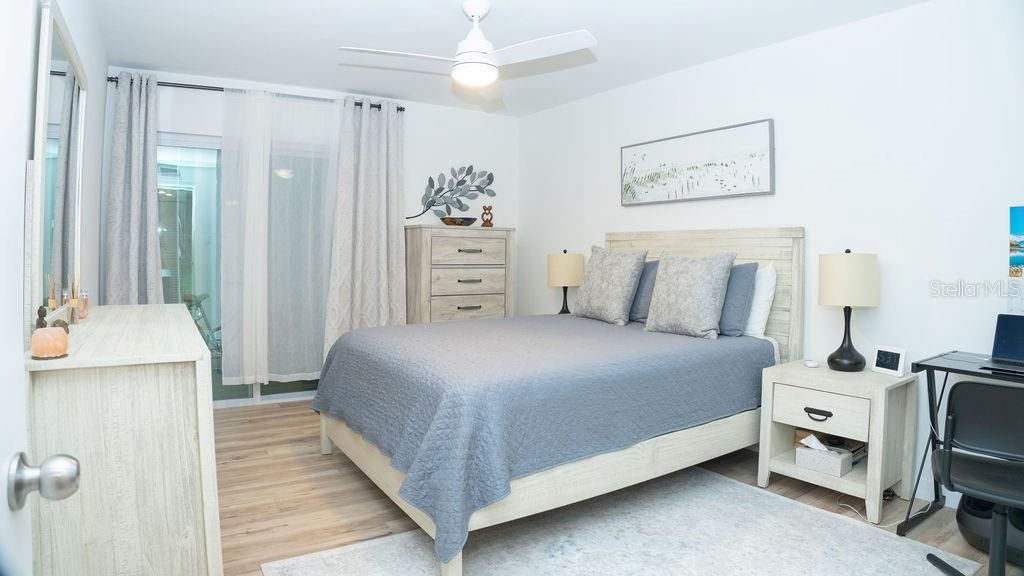 For Sale: $125,000 (1 beds, 1 baths, 850 Square Feet)