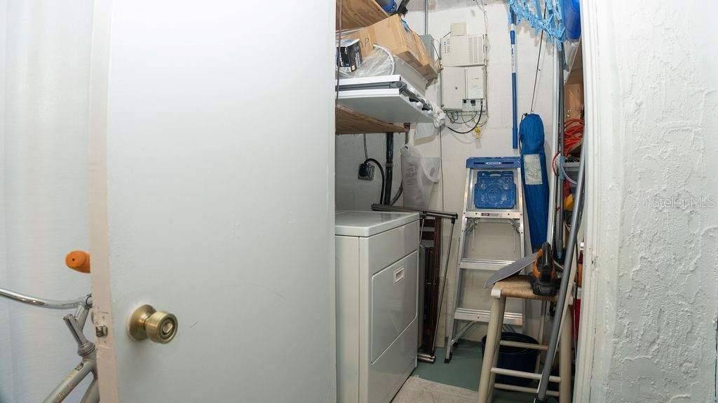 For Sale: $125,000 (1 beds, 1 baths, 850 Square Feet)