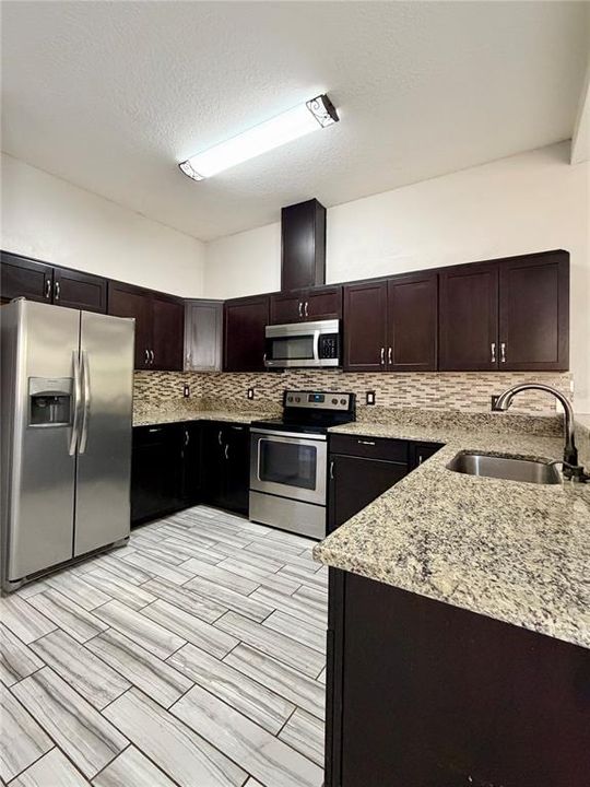 出租: $2,425 (3 贝兹, 2 浴室, 2111 平方英尺)