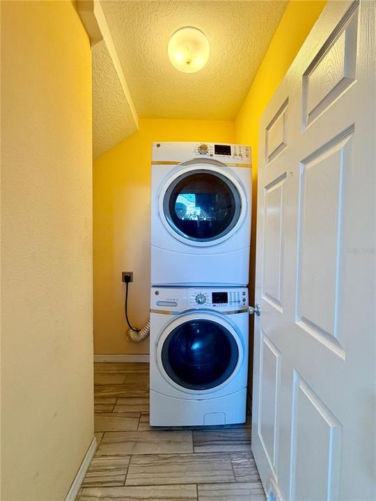 出租: $2,425 (3 贝兹, 2 浴室, 2111 平方英尺)