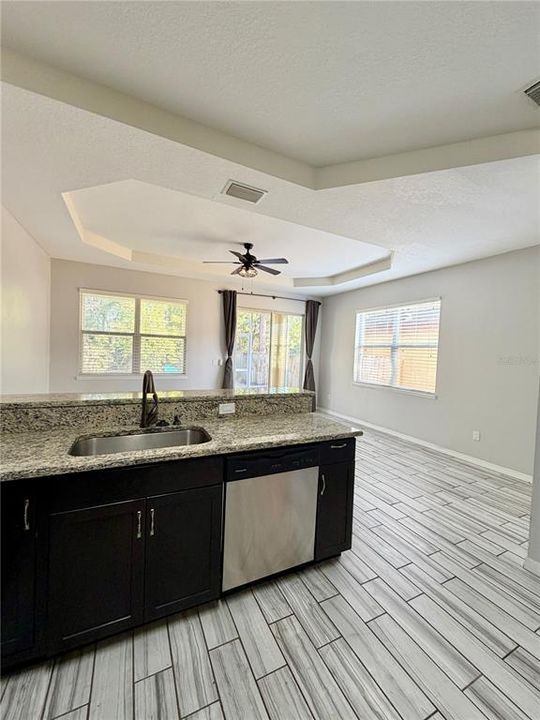 出租: $2,425 (3 贝兹, 2 浴室, 2111 平方英尺)