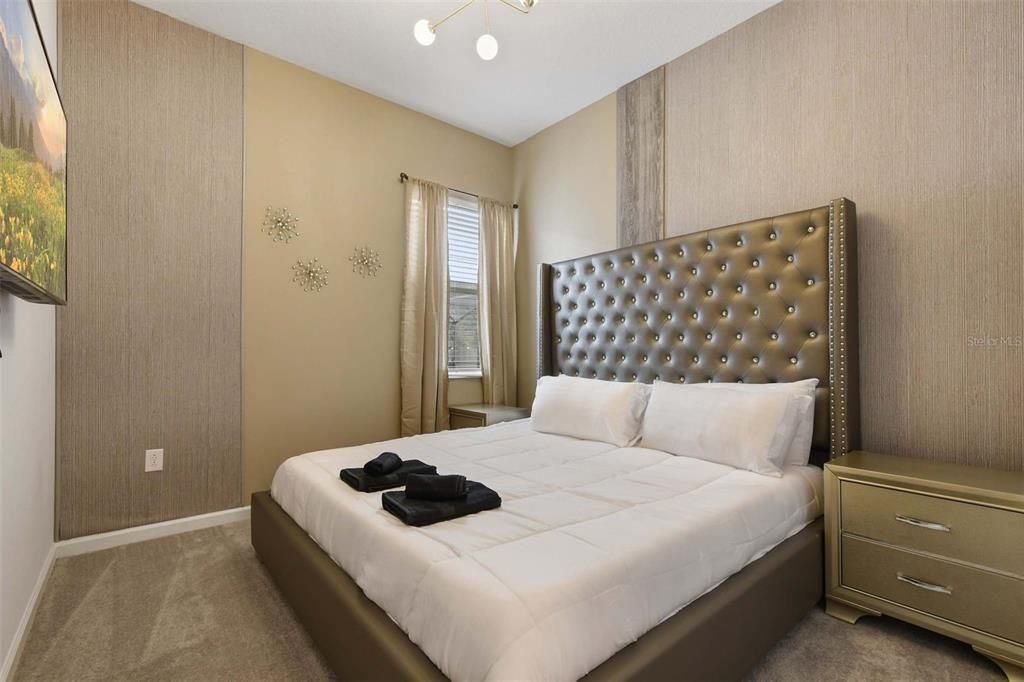 For Sale: $970,000 (12 beds, 11 baths, 4762 Square Feet)