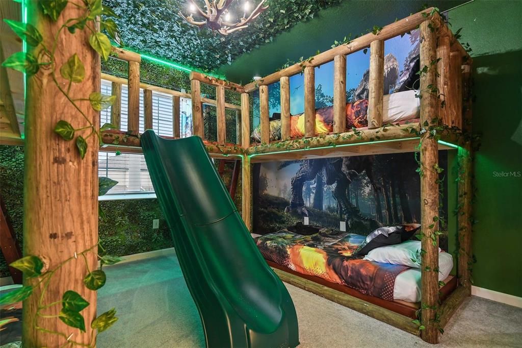 For Sale: $970,000 (12 beds, 11 baths, 4762 Square Feet)