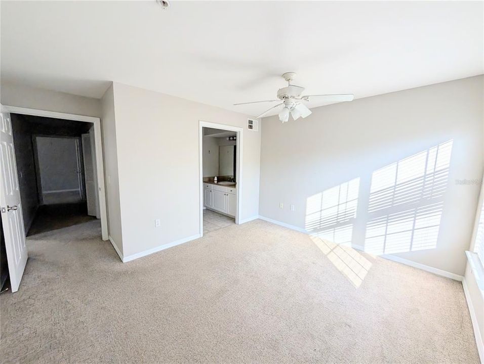 待售: $229,900 (2 贝兹, 2 浴室, 1316 平方英尺)