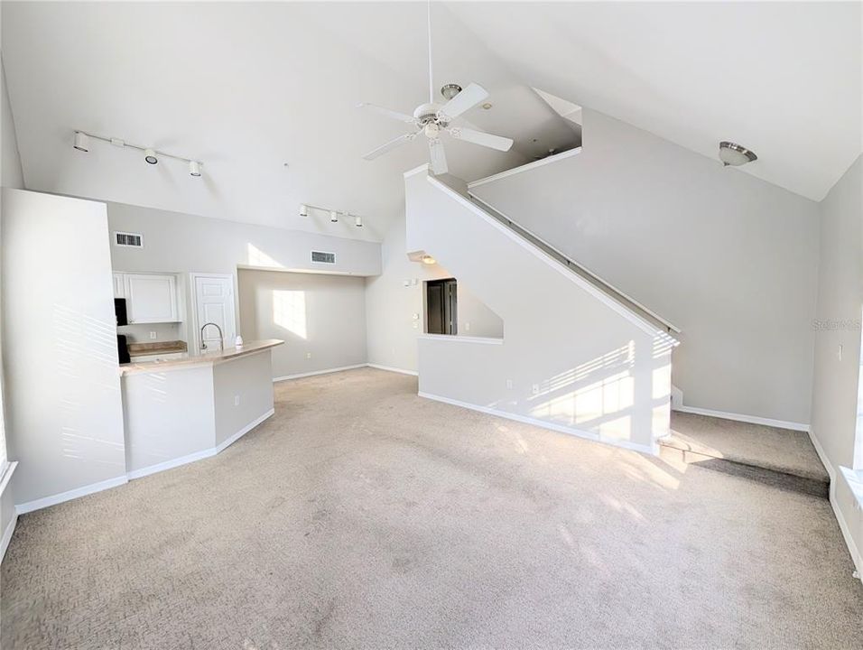 待售: $229,900 (2 贝兹, 2 浴室, 1316 平方英尺)