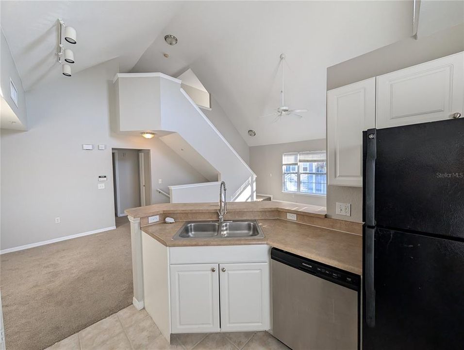 待售: $229,900 (2 贝兹, 2 浴室, 1316 平方英尺)