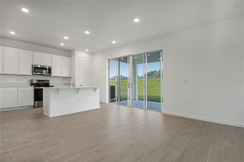 На продажу: $399,050 (4 спален, 3 ванн, 2670 Квадратных фут)