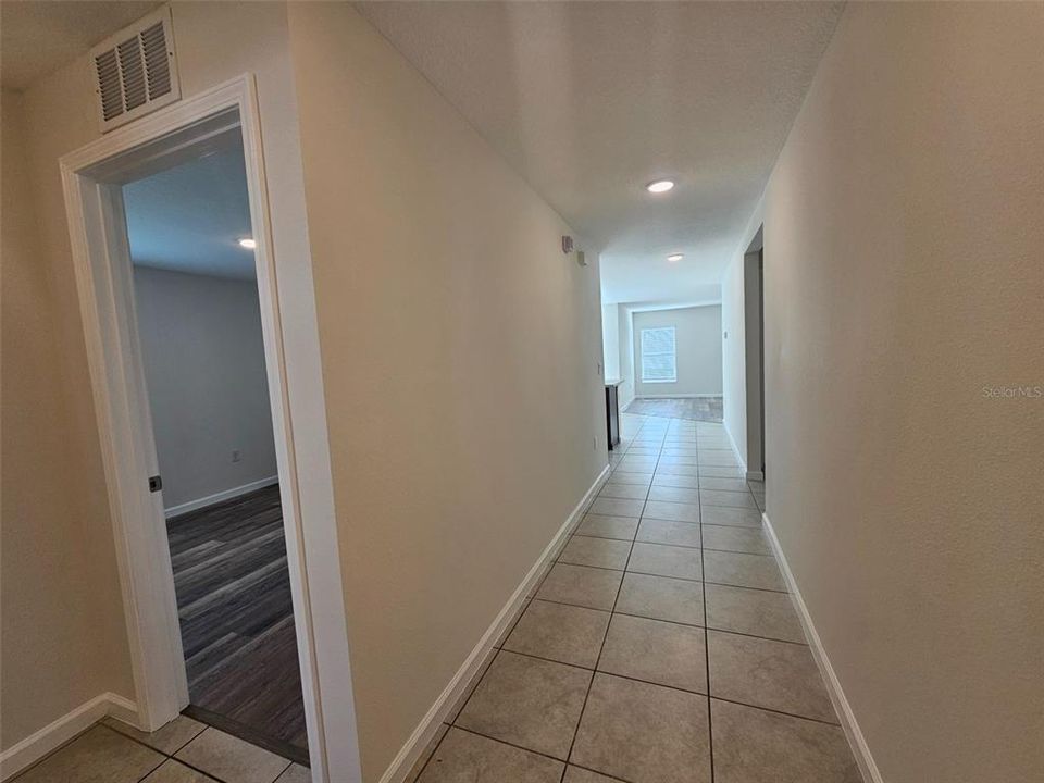 En Renta: $1,950 (4 camas, 2 baños, 1600 Pies cuadrados)