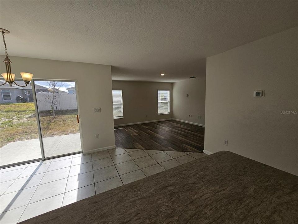 En Renta: $1,950 (4 camas, 2 baños, 1600 Pies cuadrados)