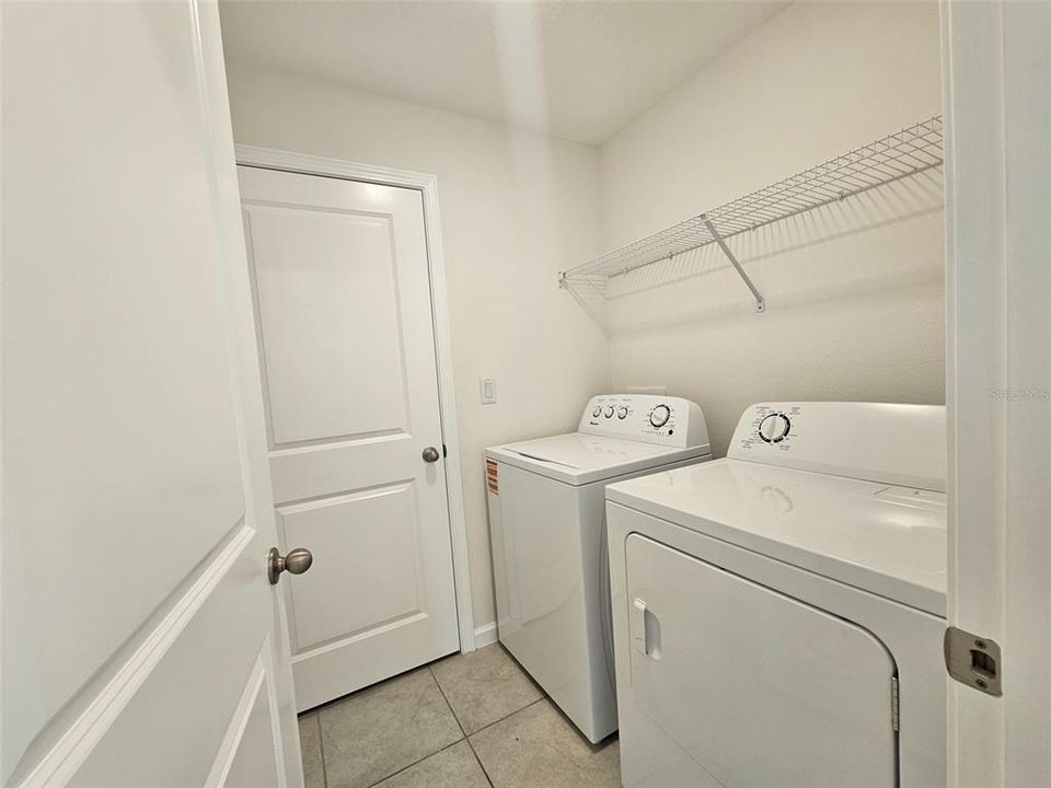 En Renta: $1,950 (4 camas, 2 baños, 1600 Pies cuadrados)