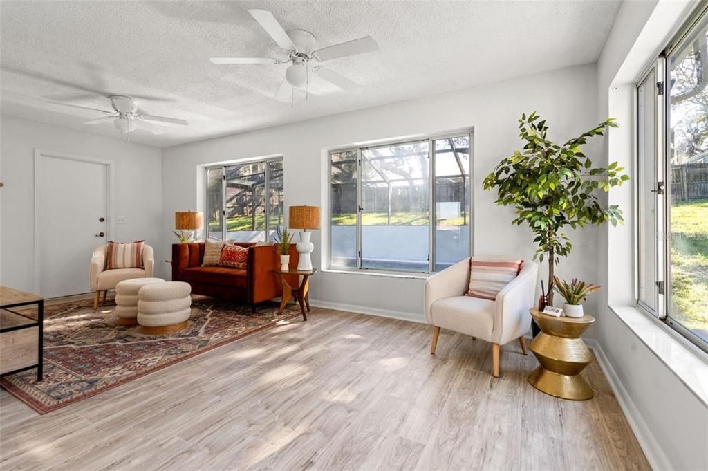 В аренду: $2,400 (3 спален, 2 ванн, 1426 Квадратных фут)