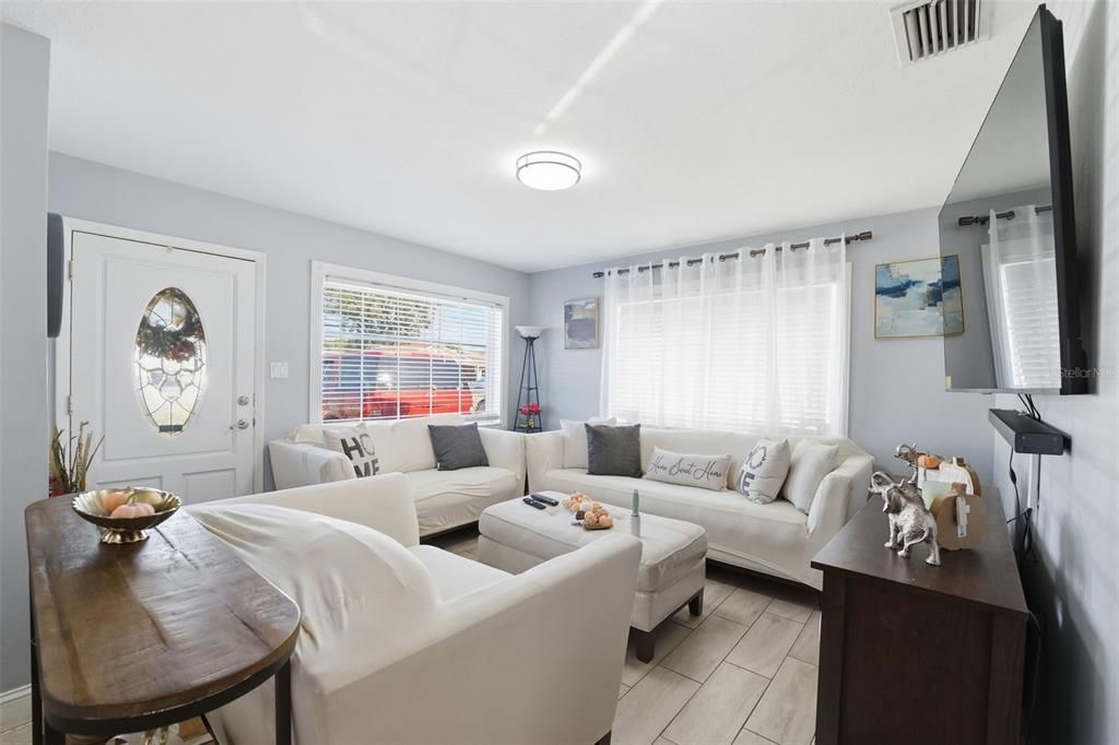 En Venta: $415,000 (2 camas, 2 baños, 1158 Pies cuadrados)